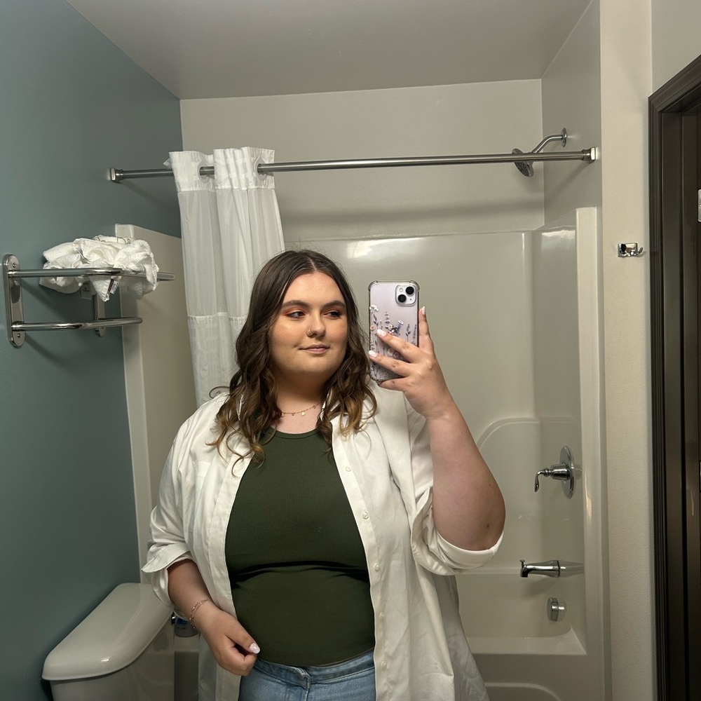 Meet your Posher, Abby